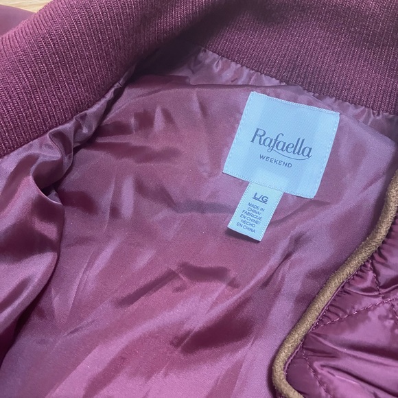 Women’s Puffer Vest - Picture 2 of 4